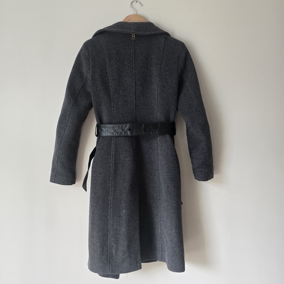 Elegant Gray Mackage Wool Coat With Detachtable Collar and Leather Belt - Picture 4 of 7